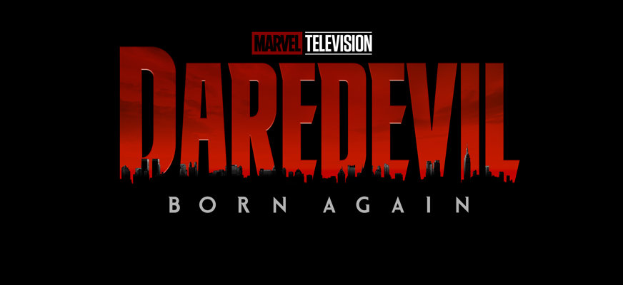 Bildbeskrivning: Logotypen för ”Daredevil: Born again”. Högst upp står "Marvel Television" i rött och vitt. Under Står "Daredevil" i ett rött typsnitt där man kan se siluetten av en stad i botten. Under står "born again" i tunt vitt typsnitt. Allt är mot en svart bakgrund.