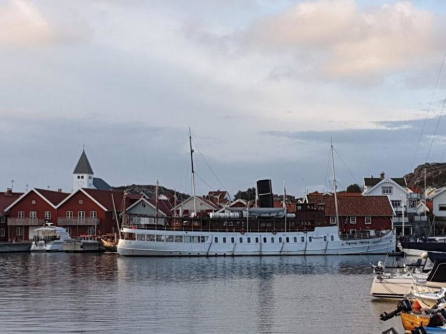 Bild på ångbåten S/S Bohuslän i Skärhamn