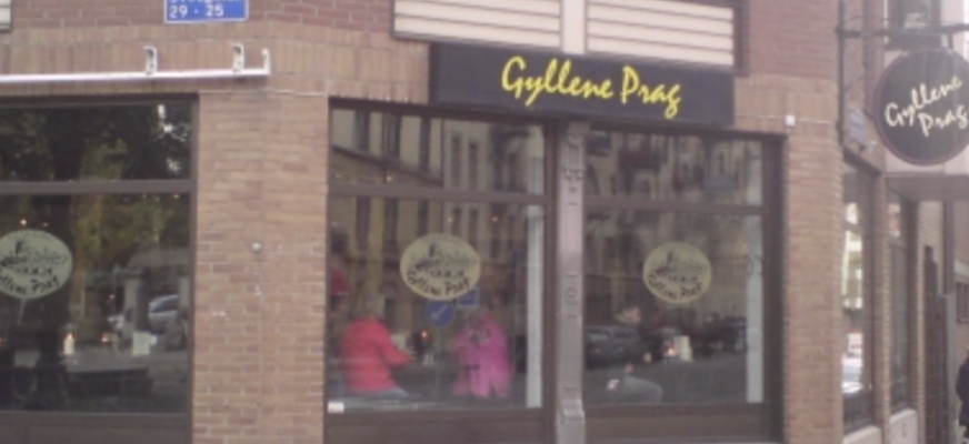 Bilden visar framsidan av restaurangen Gyllene Prag